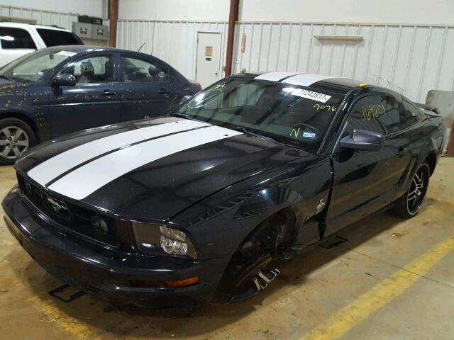 1ZVFT80N365229096 - 2006 FORD MUSTANG BLACK photo 2