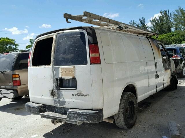 1GCGG29V361108166 - 2006 CHEVROLET EXPRESS G2 WHITE photo 4