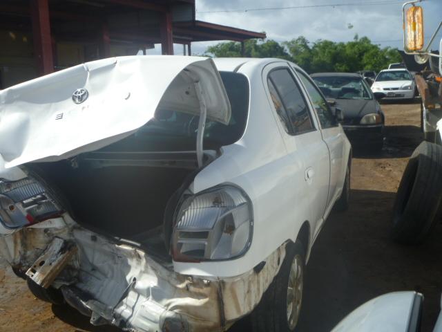 JTDBT123310145256 - 2001 TOYOTA ECHO WHITE photo 4