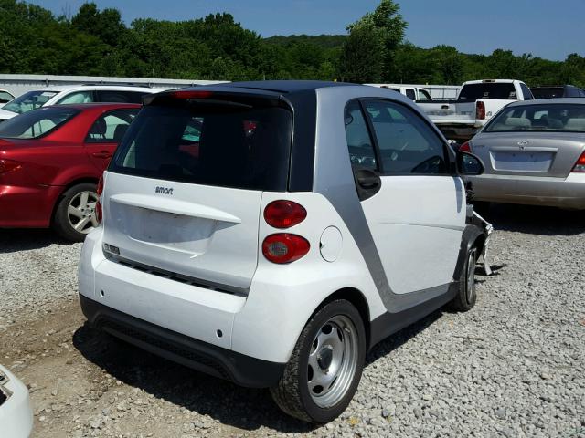 WMEEJ3BA7EK735520 - 2014 SMART FORTWO PUR WHITE photo 4