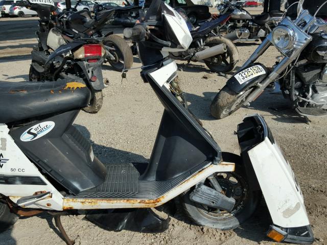 3H1HF0309SD002032 - 1995 HONDA CH80 WHITE photo 5