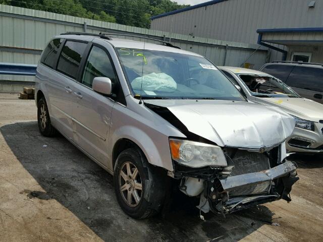 2A4RR5D15AR104322 - 2010 CHRYSLER TOWN & COU SILVER photo 1