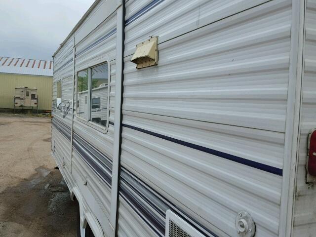 4YDT25F2127304457 - 2002 KEYSTONE HORNET 25F WHITE photo 17