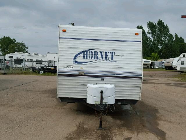 4YDT25F2127304457 - 2002 KEYSTONE HORNET 25F WHITE photo 2