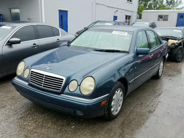 WDBJF25HXXA810882 - 1999 MERCEDES-BENZ E 300TD BLUE photo 2