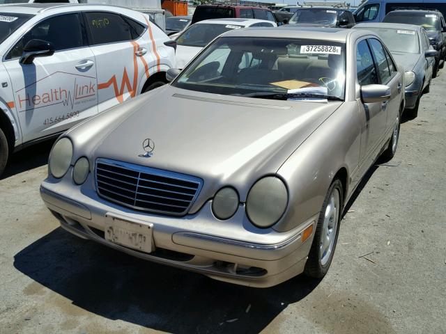 WDBJF70J31B245500 - 2001 MERCEDES-BENZ E 430 BEIGE photo 2