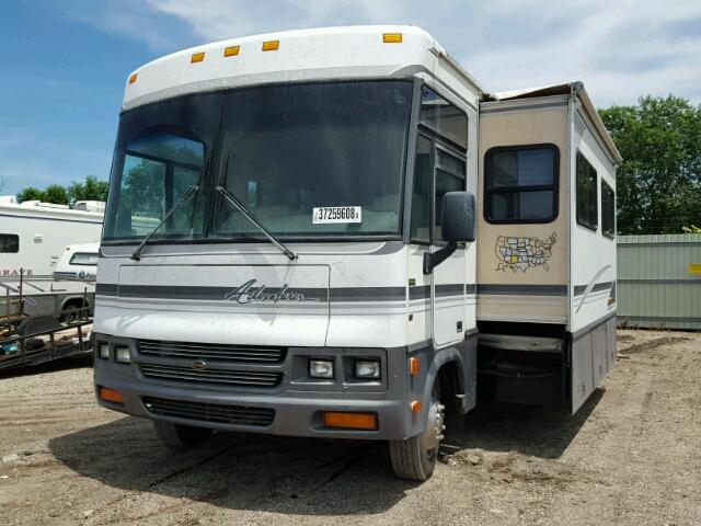 3FCNF53S3YJA09073 - 2000 WINNEBAGO ADVENTURER WHITE photo 2