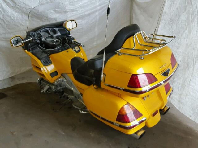 1HFSC47052A108923 - 2002 HONDA GL1800 YELLOW photo 3