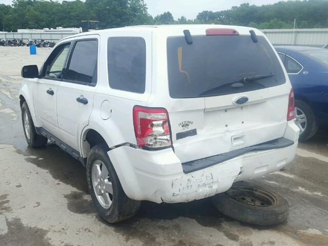 1FMCU9C79BKC68529 - 2011 FORD ESCAPE XLS WHITE photo 3