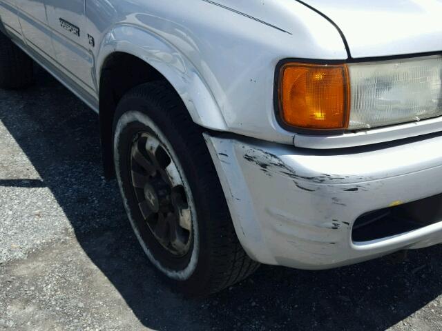 4S6CM58W9W4403048 - 1998 HONDA PASSPORT E 银色 照片 9