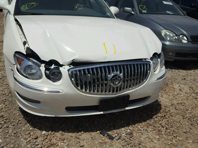 2G4WC582381220796 - 2008 BUICK LACROSSE C WHITE photo 9