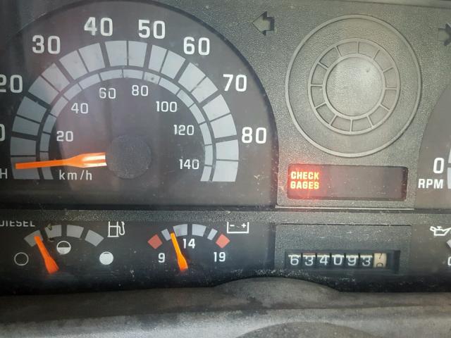 1GBJ6H1C92J503926 - 2002 CHEVROLET C-SERIES C ORANGE photo 8