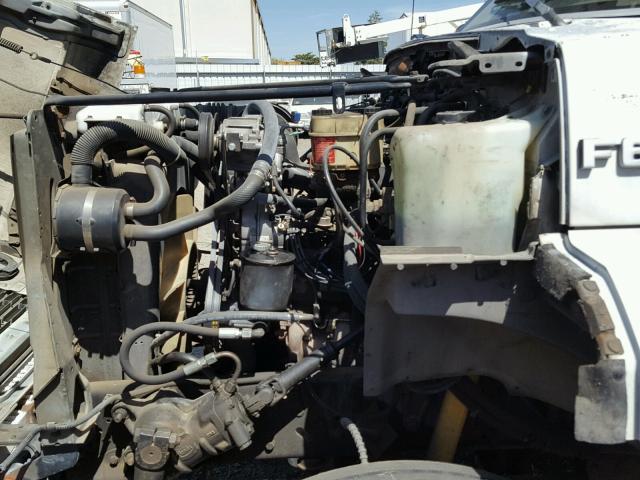 1FDMF60J7NVA16438 - 1992 FORD F600 WHITE photo 7