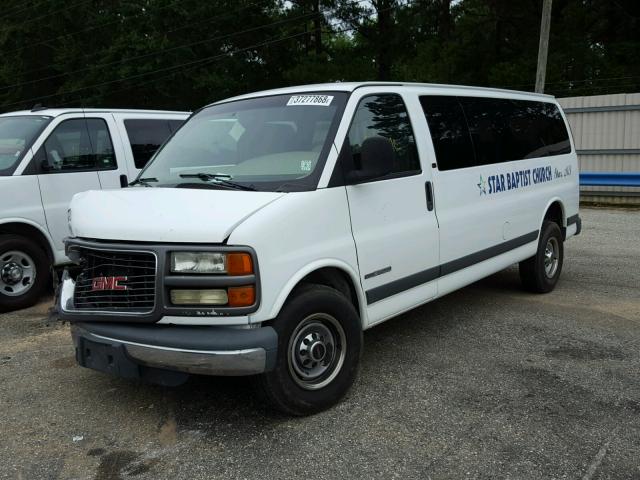 1GJHG39R621154347 - 2002 GMC SAVANA G35 WHITE photo 2