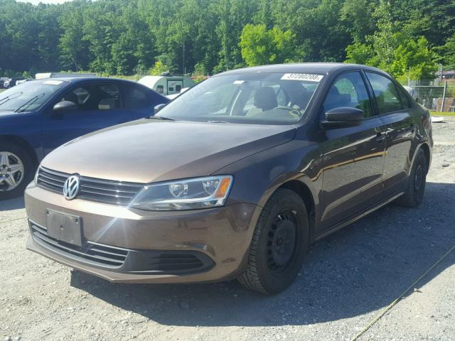 3VW2K7AJ3EM305058 - 2014 VOLKSWAGEN JETTA BASE 棕色 照片 2