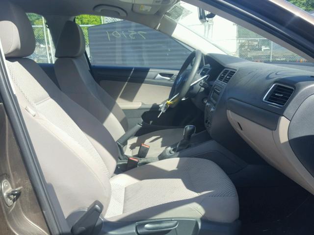 3VW2K7AJ3EM305058 - 2014 VOLKSWAGEN JETTA BASE 棕色 照片 5