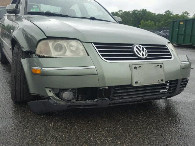 WVWRH63B74P147073 - 2004 VOLKSWAGEN PASSAT GLX GREEN photo 9