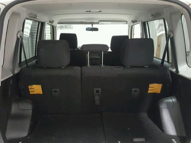 JTLKT324050196728 - 2005 TOYOTA SCION XB 白色 照片 9