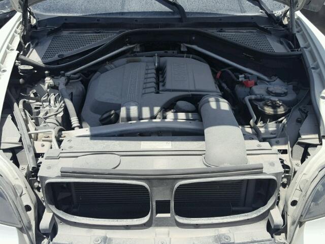 5UXZV4C56CL985980 - 2012 BMW X5 XDRIVE3 WHITE photo 7