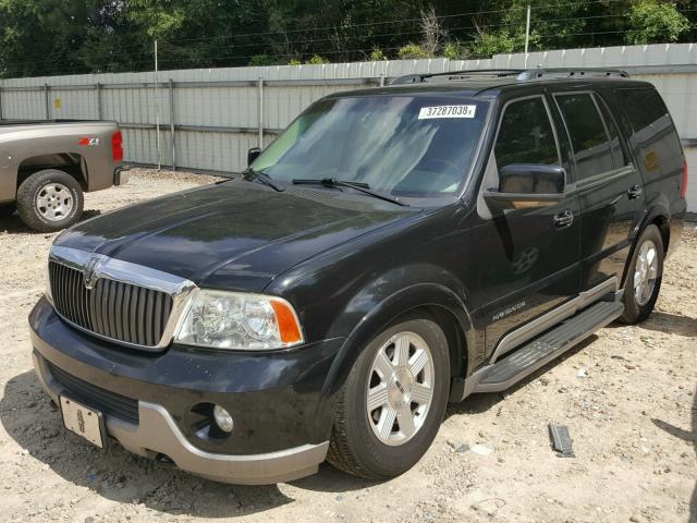 5LMFU27R53LJ19396 - 2003 LINCOLN NAVIGATOR BLACK photo 2