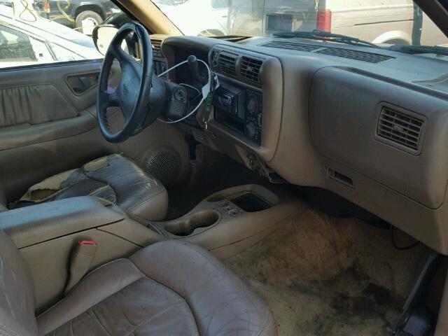 1GKDT13W5T2508024 - 1996 GMC JIMMY Qəhvəyi foto 5