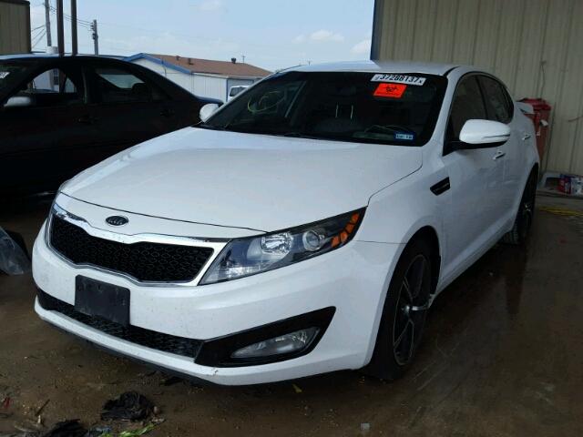 5XXGN4A79CG005543 - 2012 KIA OPTIMA EX WHITE photo 2