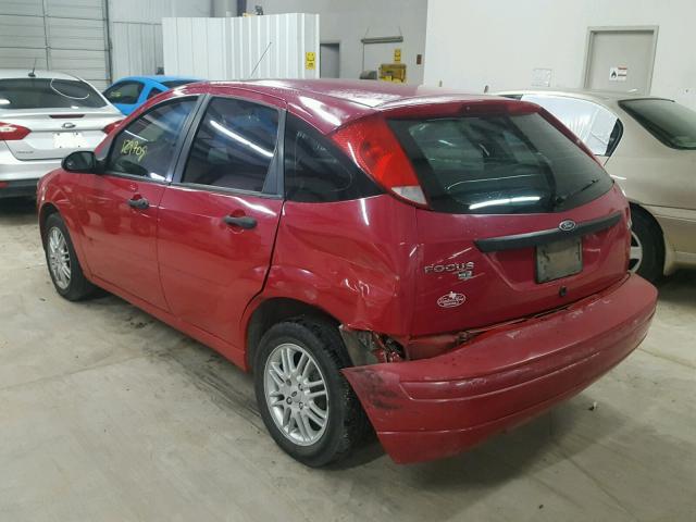 3FAFP37NX5R105232 - 2005 FORD FOCUS ZX5 RED photo 3