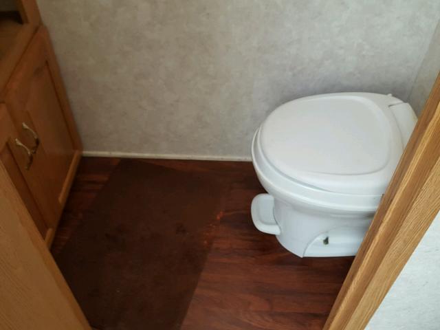 4YDF365294D509854 - 2004 KEYSTONE MONTANA WHITE photo 12