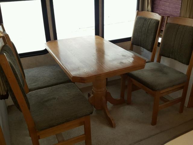 4YDF365294D509854 - 2004 KEYSTONE MONTANA WHITE photo 15