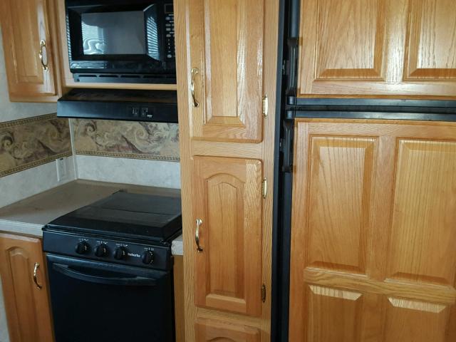 4YDF365294D509854 - 2004 KEYSTONE MONTANA WHITE photo 16