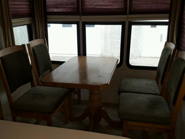 4YDF365294D509854 - 2004 KEYSTONE MONTANA WHITE photo 17