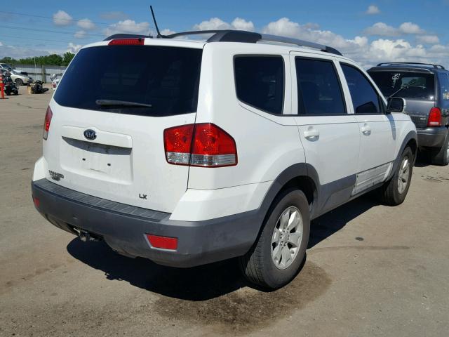 KNDJJ741695026230 - 2009 KIA BORREGO LX WHITE photo 4