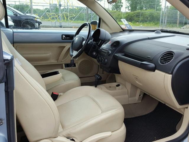 3VWRG3AL7AM007875 - 2010 VOLKSWAGEN NEW BEETLE 蓝色 照片 5