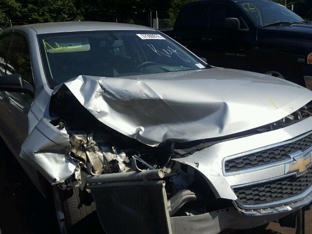 1G11B5SA7DF353414 - 2013 CHEVROLET MALIBU LS SILVER photo 9