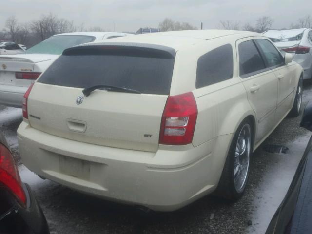 2D8GV58205H694549 - 2005 DODGE MAGNUM R/T CREAM photo 4