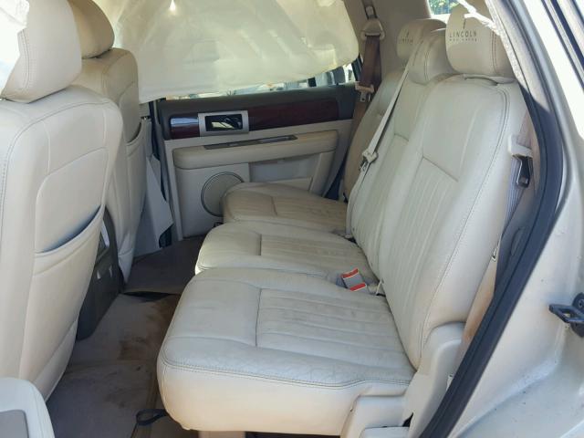 5LMFU27R34LJ04297 - 2004 LINCOLN NAVIGATOR TAN photo 6