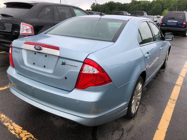 3FADP0L33AR224986 - 2010 FORD FUSION HYB BLUE photo 4