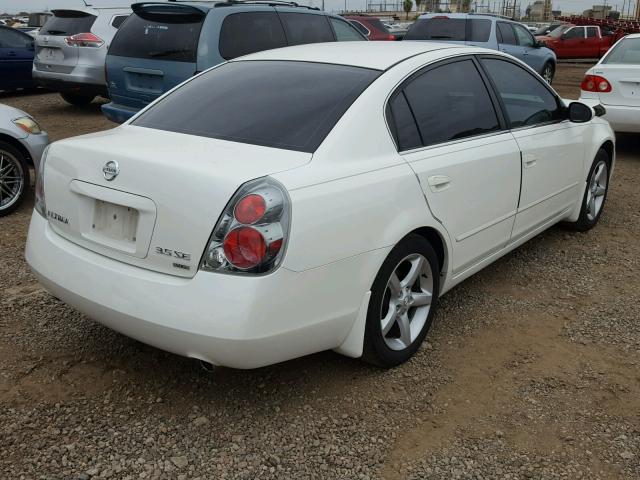 1N4BL11D55C263054 - 2005 NISSAN ALTIMA SE WHITE photo 4