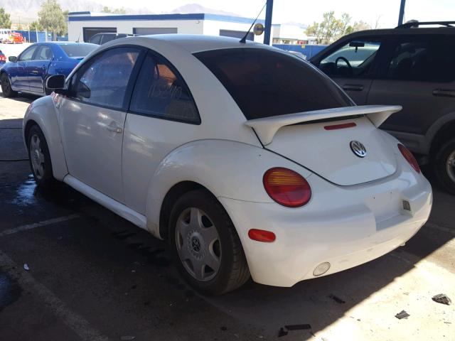 3VWCA21C4XM400436 - 1999 VOLKSWAGEN NEW BEETLE 白色 照片 3