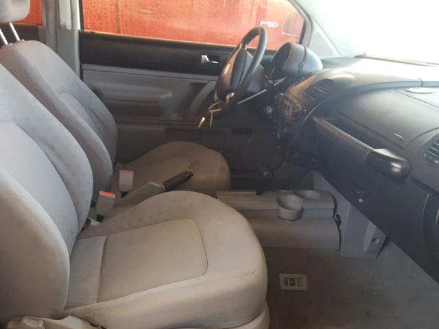 3VWCA21C4XM400436 - 1999 VOLKSWAGEN NEW BEETLE 白色 照片 5