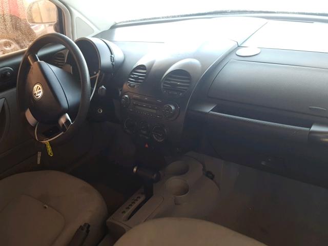 3VWCA21C4XM400436 - 1999 VOLKSWAGEN NEW BEETLE 白色 照片 9