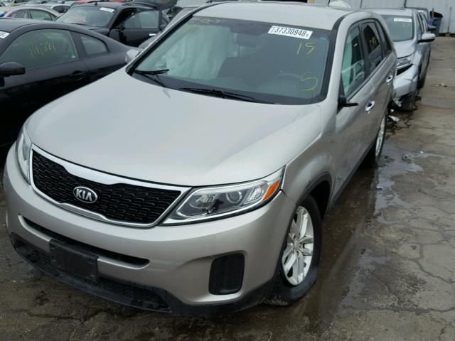 5XYKT3A64FG644771 - 2015 KIA SORENTO LX BEIGE photo 2