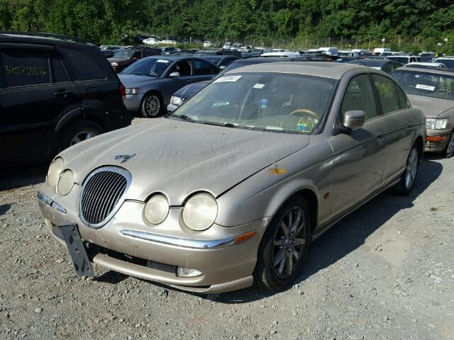 SAJDA01P11GL95083 - 2001 JAGUAR S-TYPE GOLD photo 2