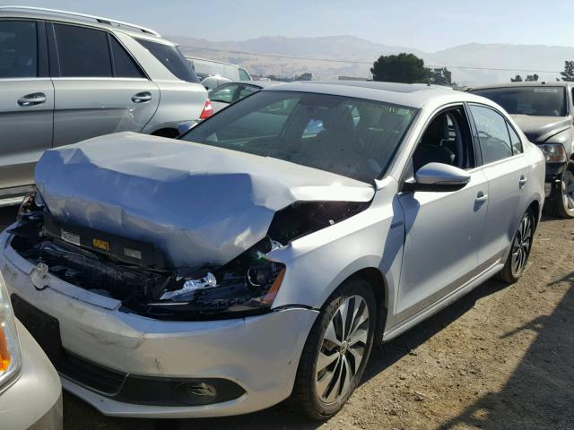 3VW637AJ9DM275688 - 2013 VOLKSWAGEN JETTA HYBR SILVER photo 2