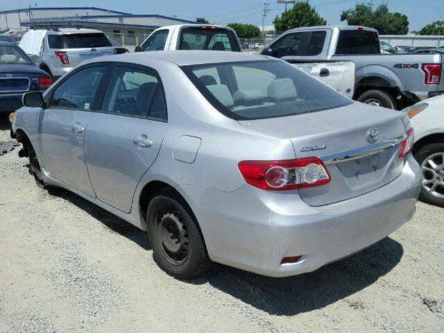 2T1BU4EE2BC556960 - 2011 TOYOTA COROLLA BA SILVER photo 3