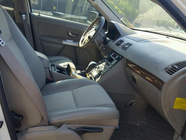 YV1CN592451141617 - 2005 VOLVO XC90 WHITE photo 5