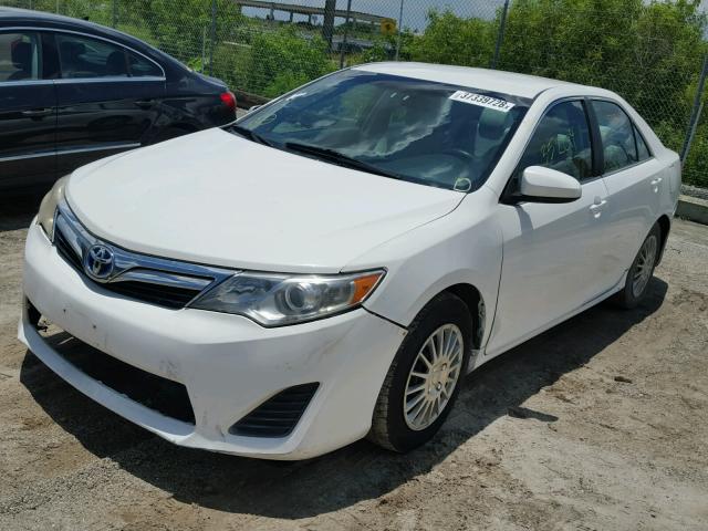 4T1BD1FK1CU005213 - 2012 TOYOTA CAMRY HYBR 白色 照片 2