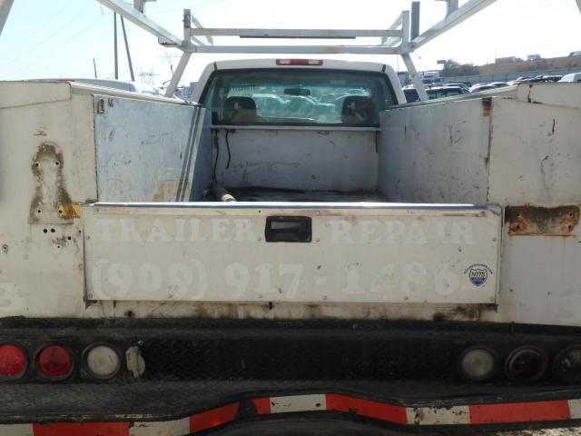 1GBHC24U64E275999 - 2004 CHEVROLET SILVERADO WHITE photo 5