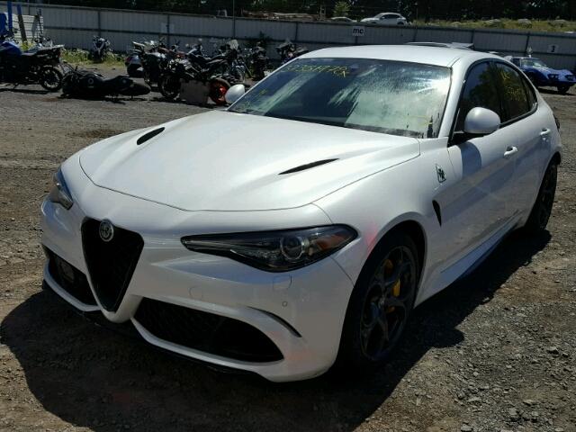 ZARFAEAV5H7553525 - 2017 ALFA ROMEO GIULIA QUA WHITE photo 2