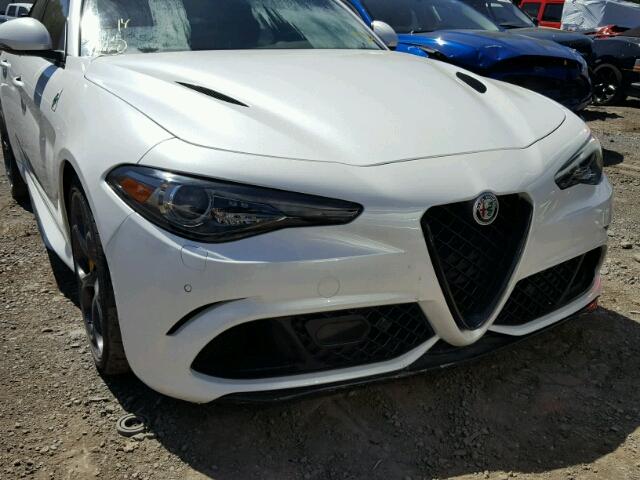 ZARFAEAV5H7553525 - 2017 ALFA ROMEO GIULIA QUA WHITE photo 9